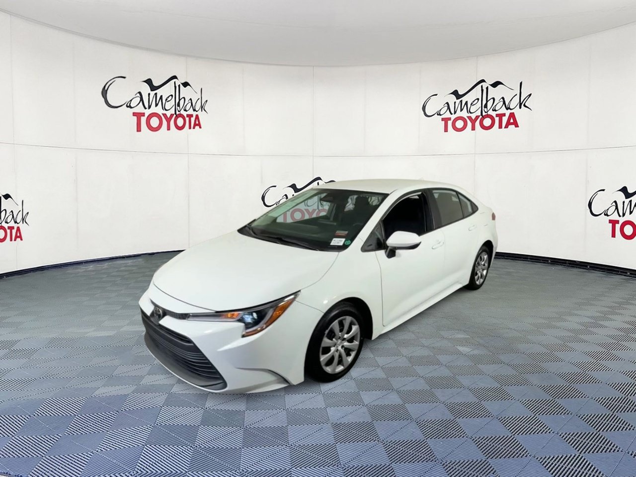 Used 2025 Toyota Corolla LE FWD image 7