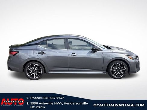 Used 2025 Nissan Sentra SR FWD image 2