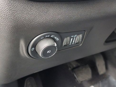 Certified 2022 Jeep Compass Altitude image 15