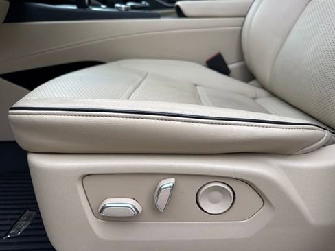 Used 2022 Cadillac Escalade Premium Luxury image 14