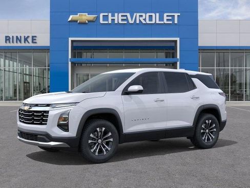 New 2026 Chevrolet Equinox LT image 2