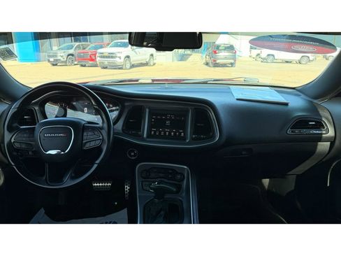 Used 2022 Dodge Challenger SXT w/ Driver Convenience Group image 14