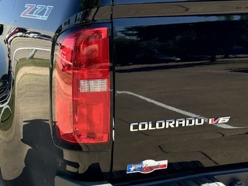Used 2019 Chevrolet Colorado Z71 AWD/4WD image 7