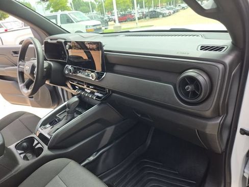 Used 2024 Chevrolet Colorado W/T RWD image 25