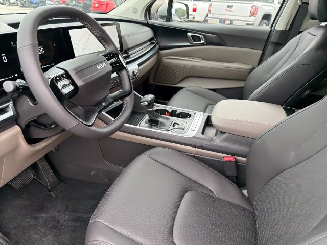 New 2027 Kia Carnival FWD image 16