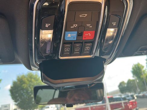 Used 2023 Jeep Grand Cherokee Summit w/ Advanced Protech Group IV AWD/4WD image 15