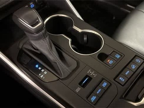 Used 2022 Toyota Highlander XLE image 22