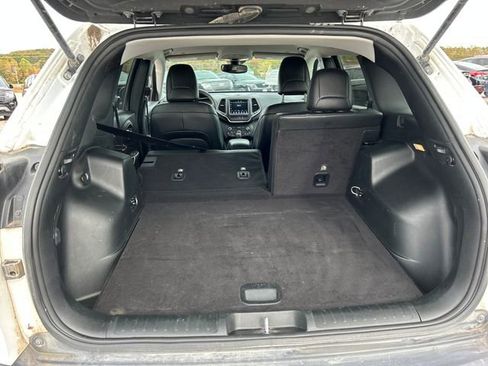 Used 2022 Jeep Cherokee Latitude w/ Trailer Tow Group image 44