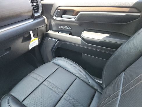 Used 2024 Chevrolet Silverado 1500 High Country w/ Midnight Edition image 16