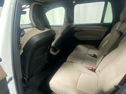 Used 2025 Volvo XC90 B6 Plus AWD/4WD image 11