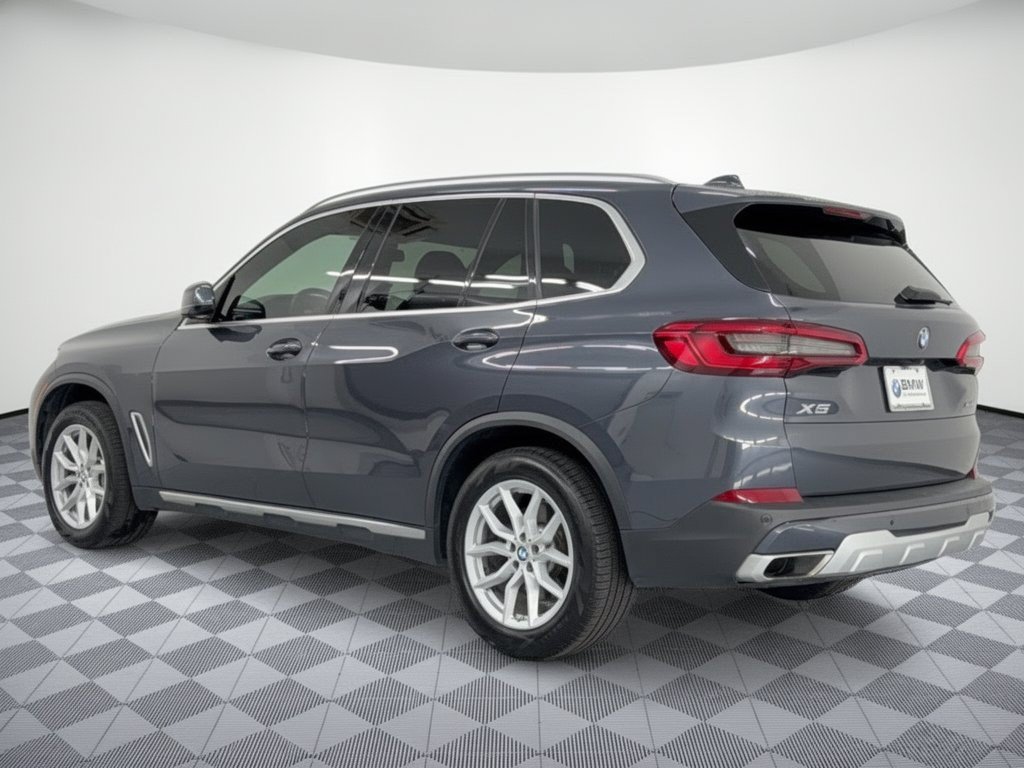 Used 2019 BMW X5 xDrive40i w/ Convenience Package AWD/4WD image 3