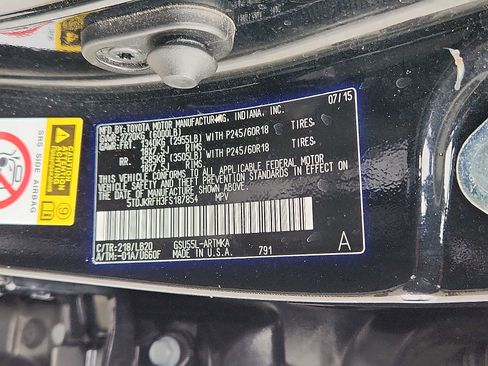 Used 2015 Toyota Highlander XLE image 26