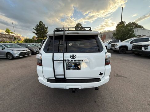 Used 2024 Toyota 4Runner SR5 Premium w/ Moonroof Package AWD/4WD image 32