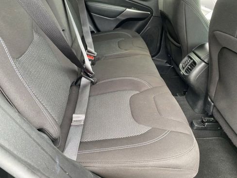 Certified 2021 Jeep Cherokee Latitude w/ Safety Group image 32