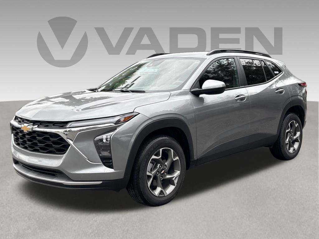 Used 2025 Chevrolet Trax LT FWD image 1