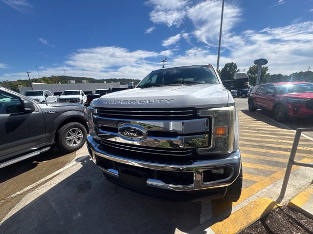 Used 2019 Ford F350 Lariat w/ Lariat Ultimate Package AWD/4WD image 3