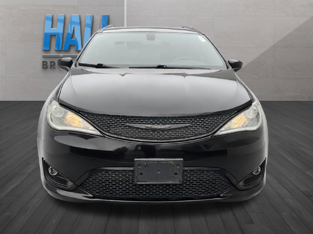 Used 2020 Chrysler Pacifica Touring-L AWD/4WD image 8