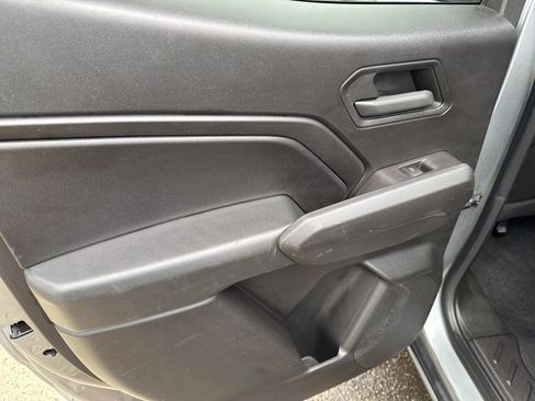 Used 2023 Chevrolet Colorado W/T image 10