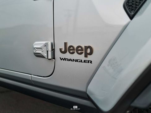 Used 2024 Jeep Wrangler Unlimited Rubicon 392 AWD/4WD image 11