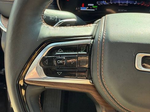 Used 2023 Jeep Grand Cherokee Summit w/ Luxury Tech Group V AWD/4WD image 24