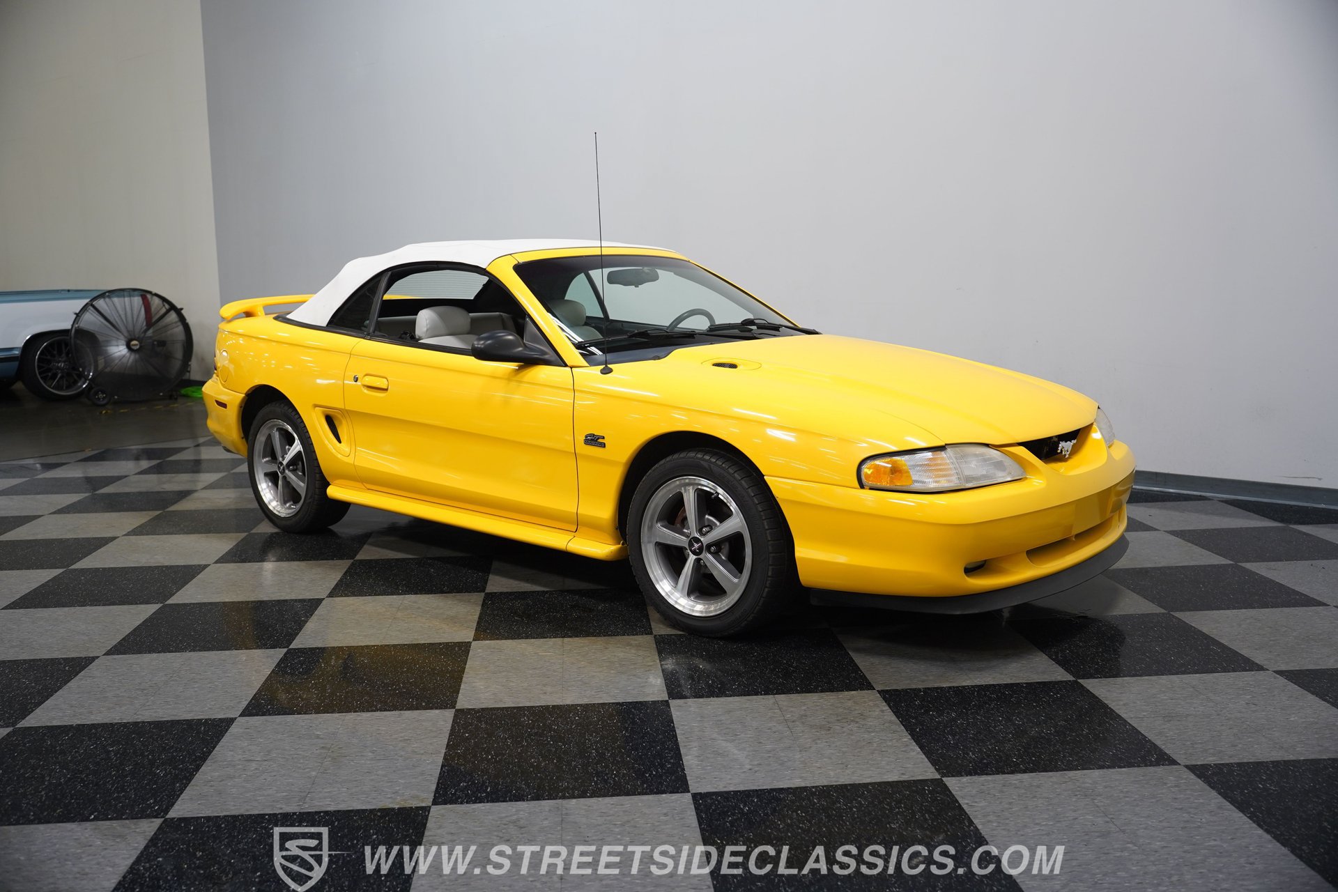 Used 1995 Ford Mustang GT RWD image 17
