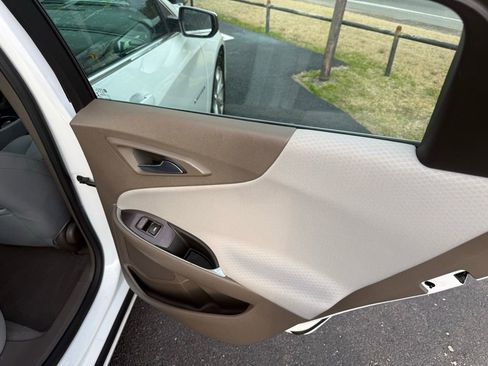 Used 2022 Chevrolet Malibu LT image 11