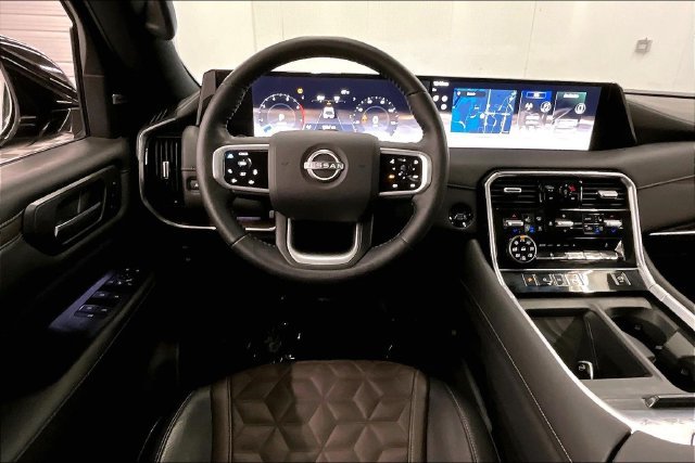 Used 2025 Nissan Armada Platinum AWD/4WD image 6