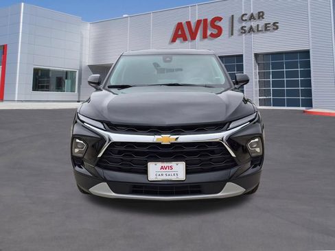 Used 2025 Chevrolet Blazer LT AWD/4WD image 2