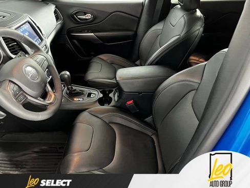 Used 2022 Jeep Cherokee Latitude Lux w/ Sun & Sound Group AWD/4WD image 12