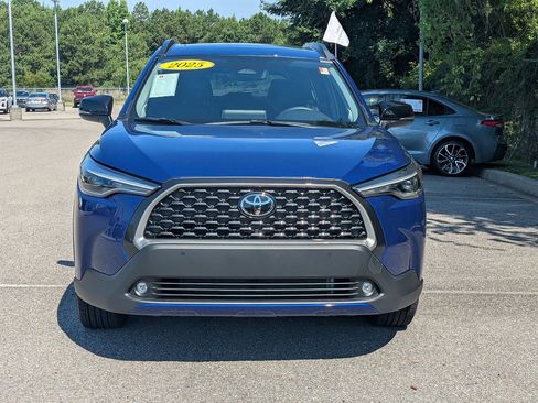 Certified 2025 Toyota Corolla Cross XLE w/ Convenience Package FWD image 8