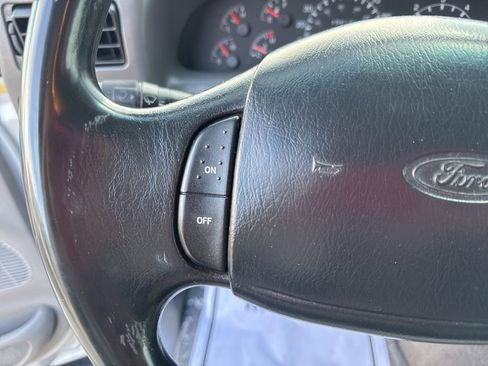 Used 1999 Ford F250 XLT image 18