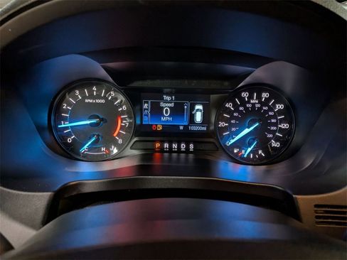 Used 2018 Ford Explorer XLT image 16