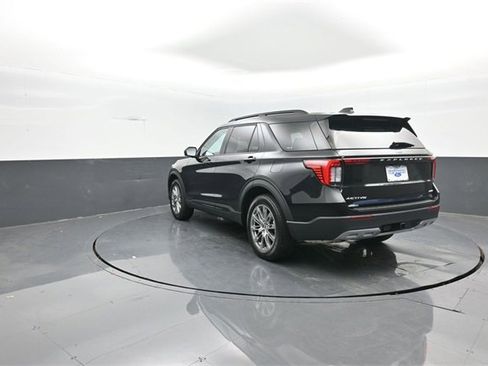 New 2026 Ford Explorer Active w/ Active Comfort Package image 5