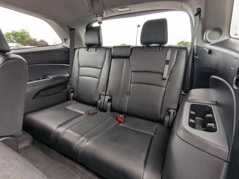 Used 2016 Honda Pilot Touring image 14