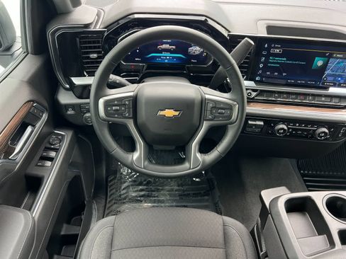 Used 2026 Chevrolet Silverado 1500 LT image 15