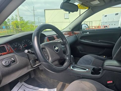 Used 2009 Chevrolet Impala LT FWD image 11