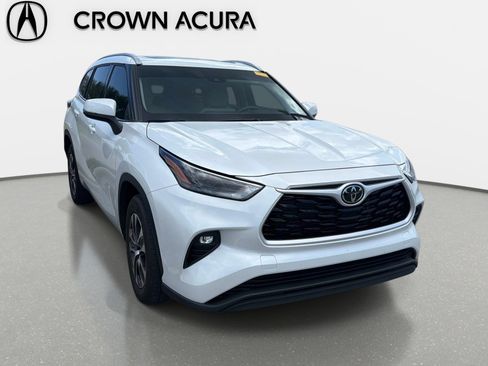 Used 2022 Toyota Highlander XLE image 8