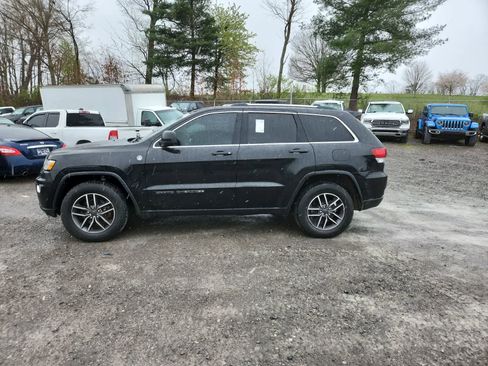 Certified 2020 Jeep Grand Cherokee Laredo w/ Quick Order Package 2BN North image 2