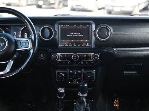 Used 2021 Jeep Wrangler Unlimited Sahara w/ Cold Weather Group AWD/4WD image 31