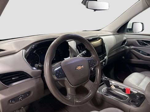 Used 2019 Chevrolet Traverse LT w/ LT Premium Package AWD/4WD image 9