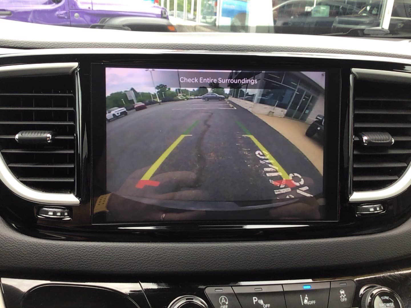 Certified 2024 Chrysler Pacifica Touring-L FWD image 12