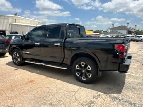 Used 2023 Nissan Titan Platinum Reserve w/ Moonroof Package AWD/4WD image 17