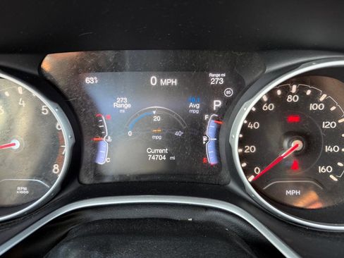 Used 2018 Jeep Compass Latitude w/ Popular Equipment Group FWD image 13