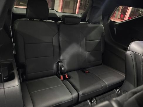 Used 2024 Chevrolet Traverse LT w/ Midnight/Sport Edition AWD/4WD image 38