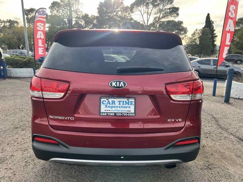 Used 2018 Kia Sorento EX image 4