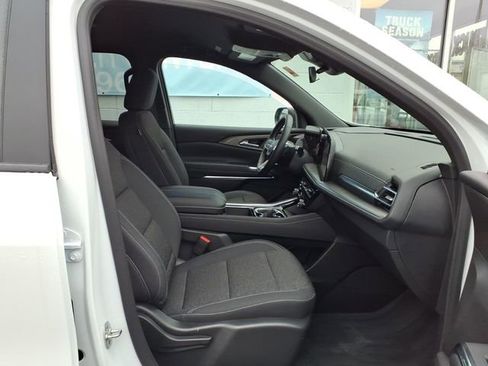 Used 2026 Chevrolet Traverse LT image 20