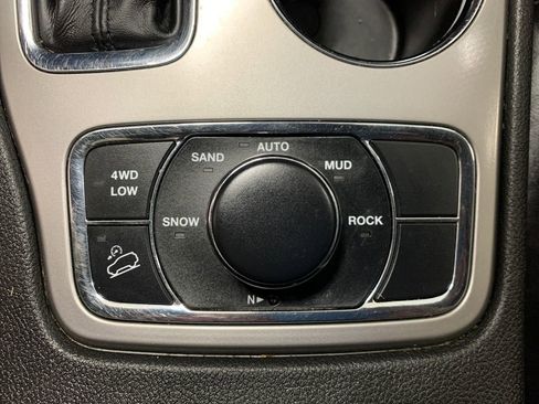 Used 2022 Jeep Grand Cherokee Laredo X image 11