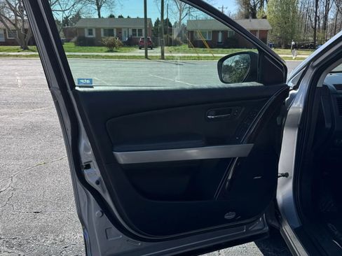 Used 2012 MAZDA CX-9 Grand Touring w/ Moonroof & Bose Audio Pkg FWD image 18