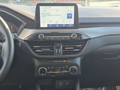Used 2026 Ford Escape Active w/ Cold Weather Package FWD image 23