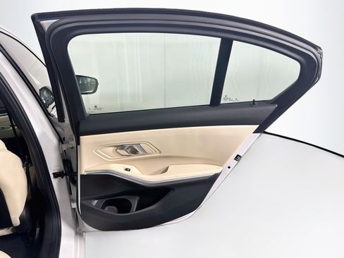 Used 2024 BMW 330i Sedan w/ Premium Package RWD image 30